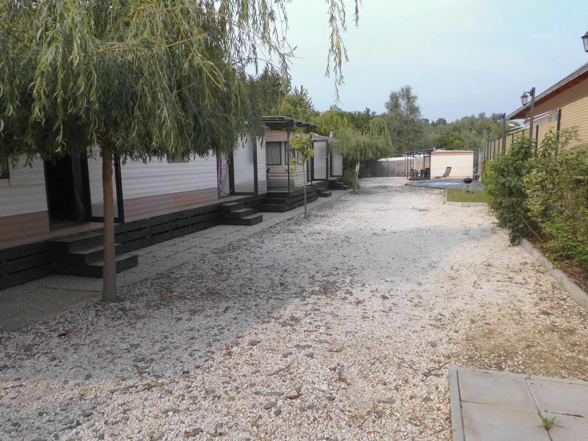 Kenge Apartmanok Balatonszárszó エクステリア 写真