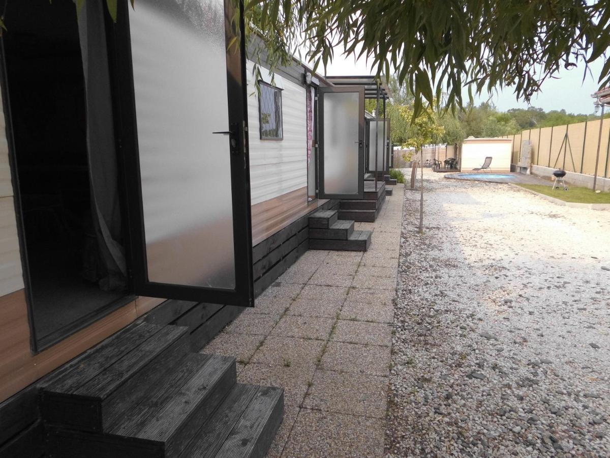 Kenge Apartmanok Balatonszárszó エクステリア 写真